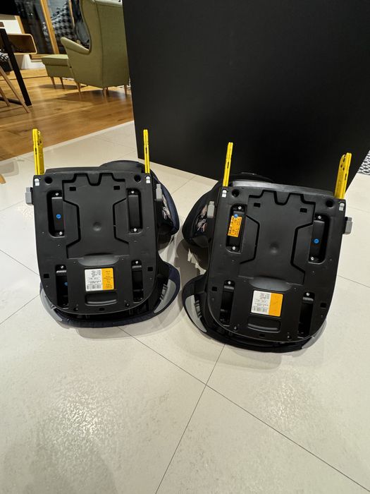 Maxi-Cosi 2бр. столчета за кола