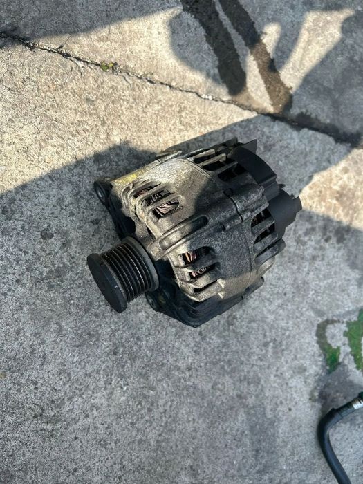 Alternator Renault megane 3 motor 1.6 DCI 130 CP