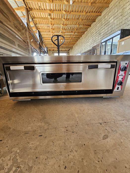 Pitsa pech razmeri 90 sm ga 90 sm kotasi bu