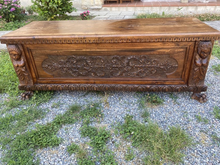 Cufar / lada antica ln masiv