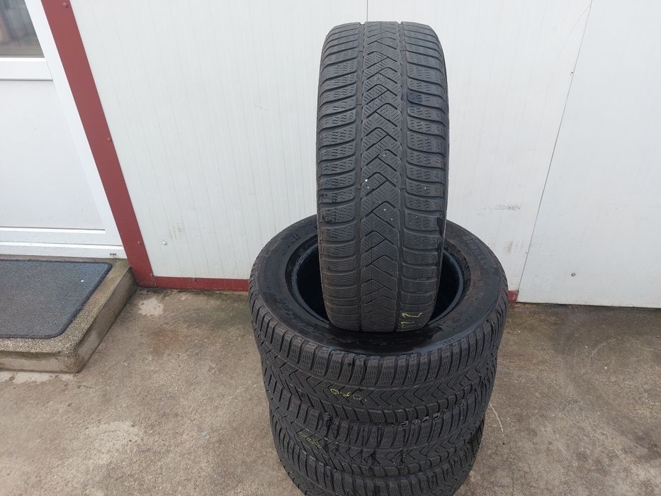 150 lei bucata! Set anvelope M+S/IARNA 225 60 17 Pirelli