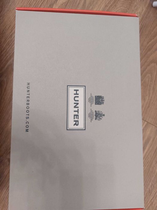 Нови туристически обувки Hunter