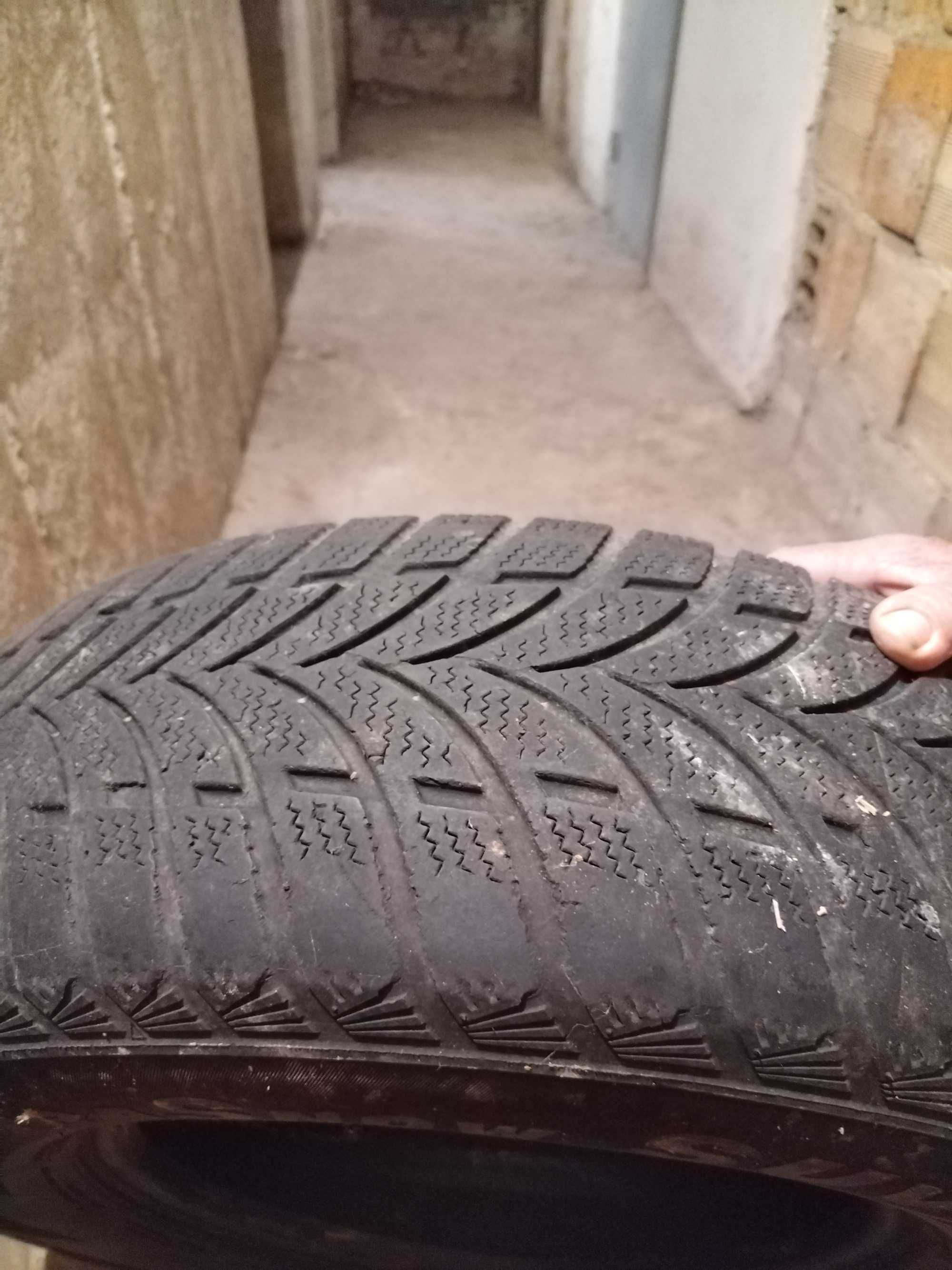 2 броя Гуми Максис 225/75/16