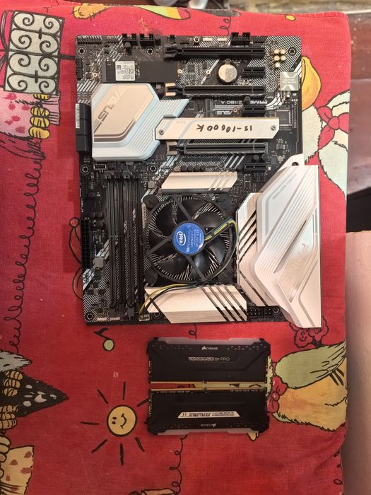 Kit i5 10600k placa baza memorie ram 2X8=16g 3000mh rgb