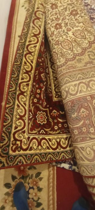 Gilam sotiladi 3m/6m