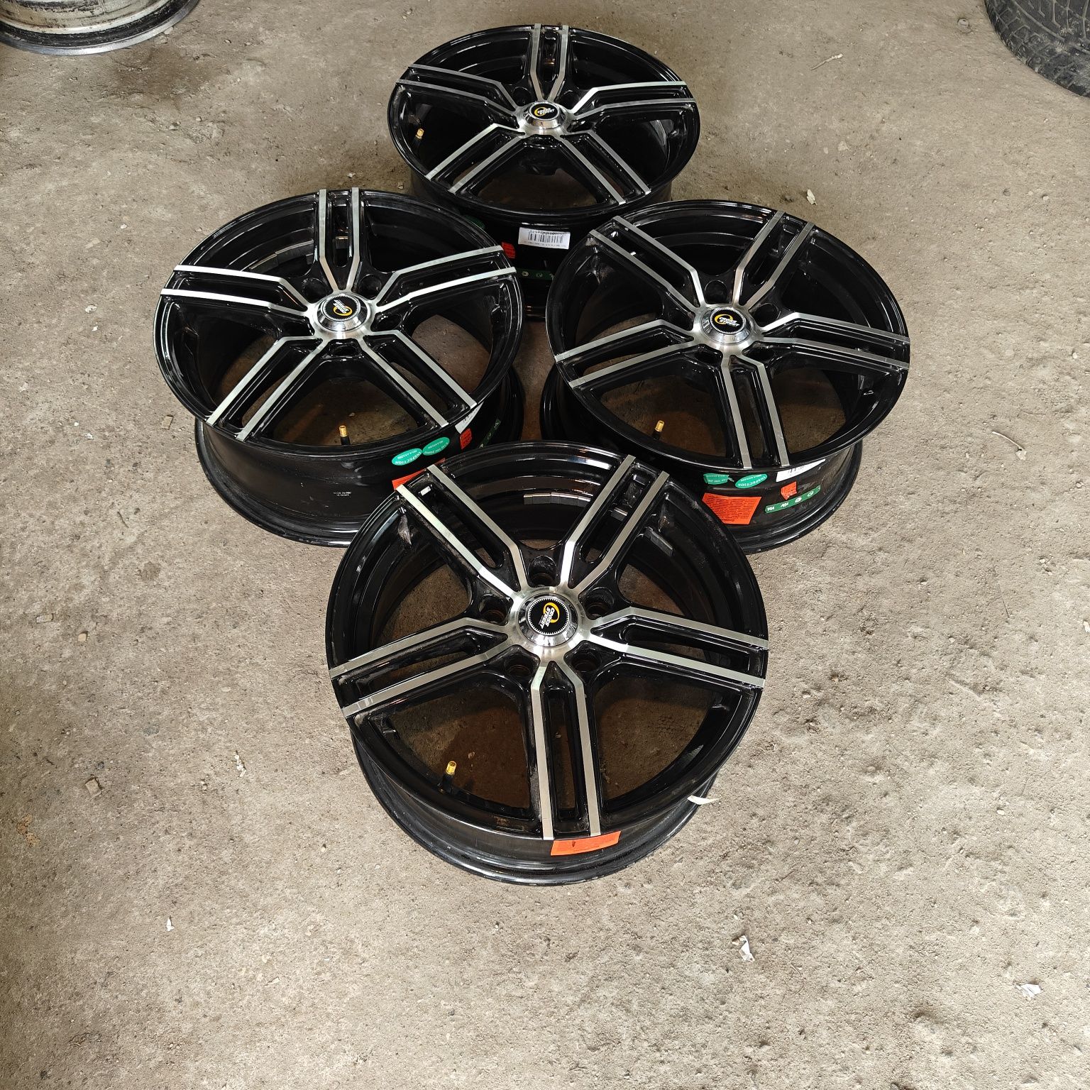 R16 PCD 5 *114,3 Комплект легкосплавных дисков