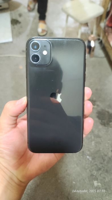 Iphone 11  sotiladi