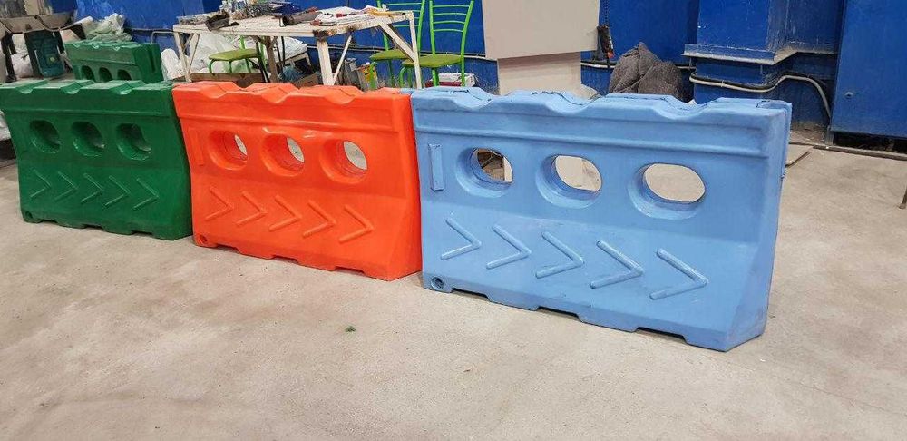 Пластиковое дорожное ограждение