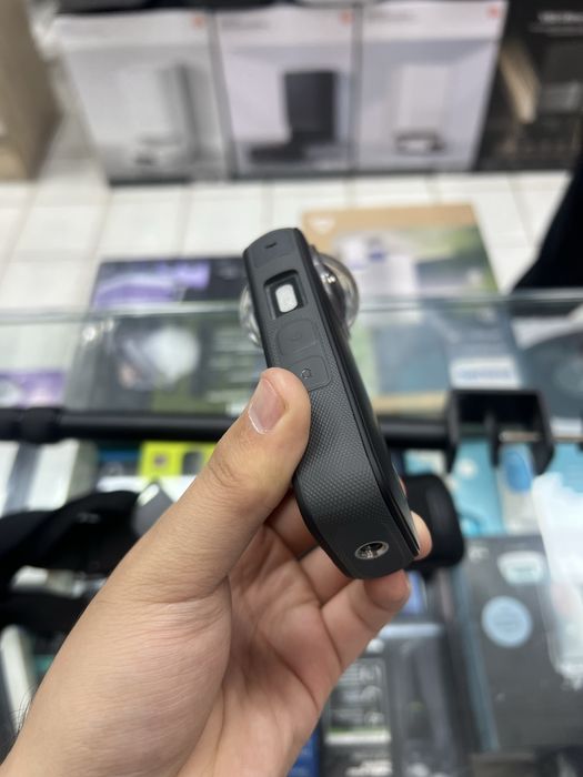 Insta360 X3  Sotiladi