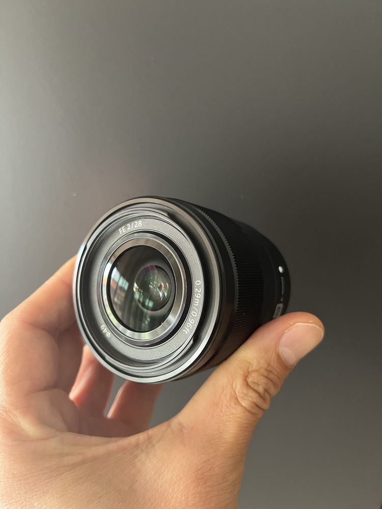 Обектив Sony FE 28mm f/2