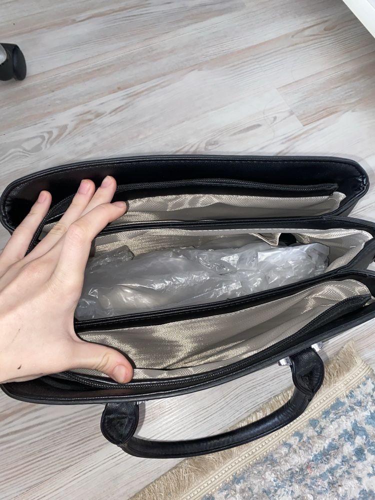 Продам женскую новую базовую сумку
