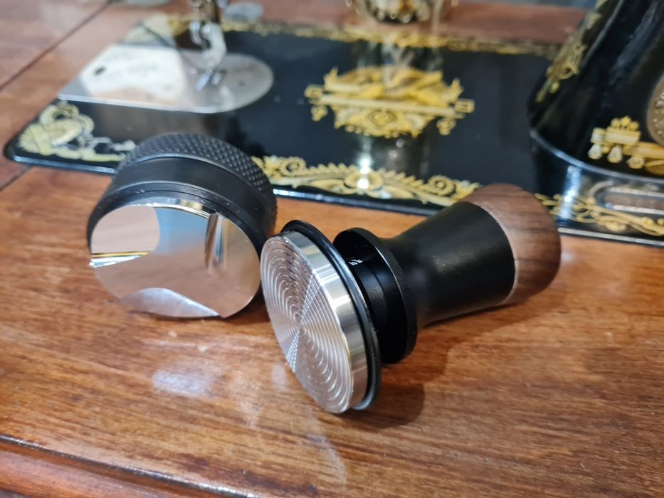 Продавам бариста комплект тампер и дистрибутор за еспресо 53мм