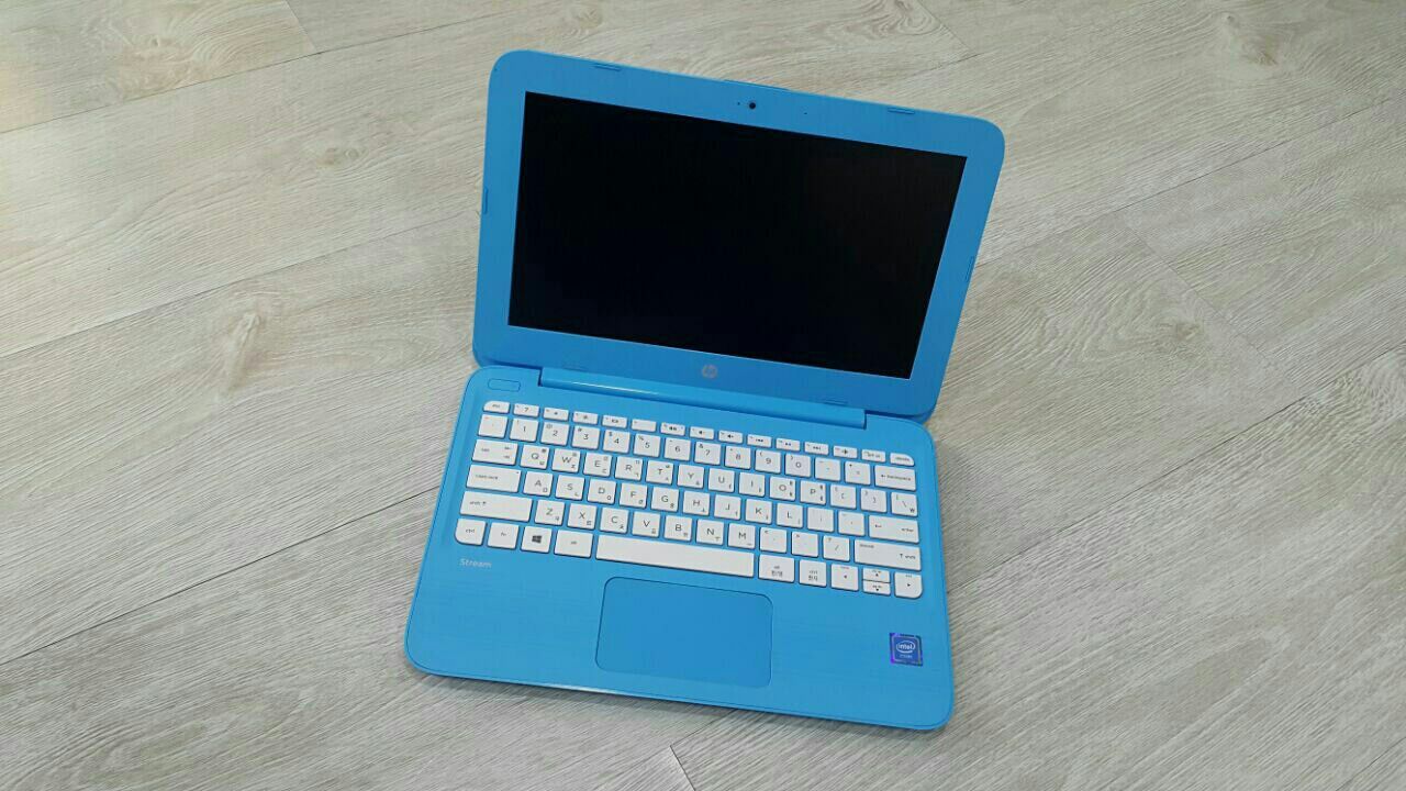 ORIGINAL { HP } Netbuk. Ultra SLIM. Exclusive.