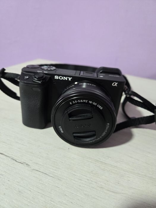 Фотоапарати Canon 77d и Sony A6400