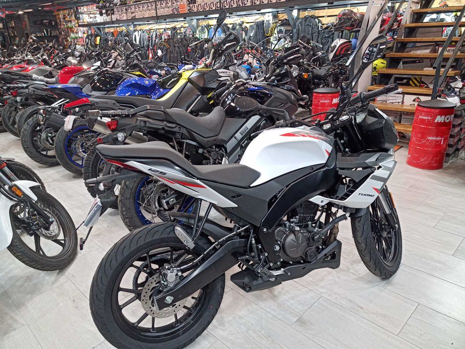 Aprilia Tuono 125 noua -livrare showroom EST BIKE Campina