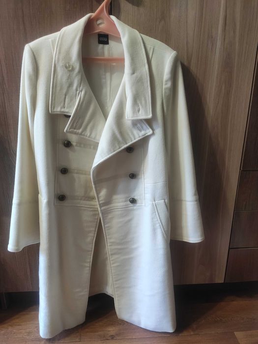Продам белое пальто