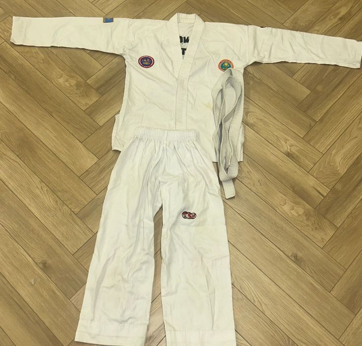 Продам кимоно 2 шт