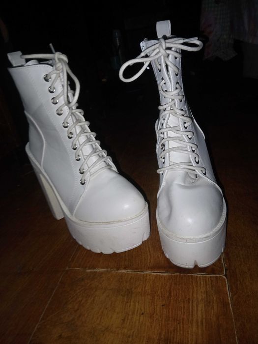 Страхотни стилни обувки