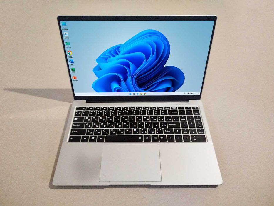 Ультрабук Full HD IPS 1920 тонкий бесшумный 2020 года, 4 ядра, SSD