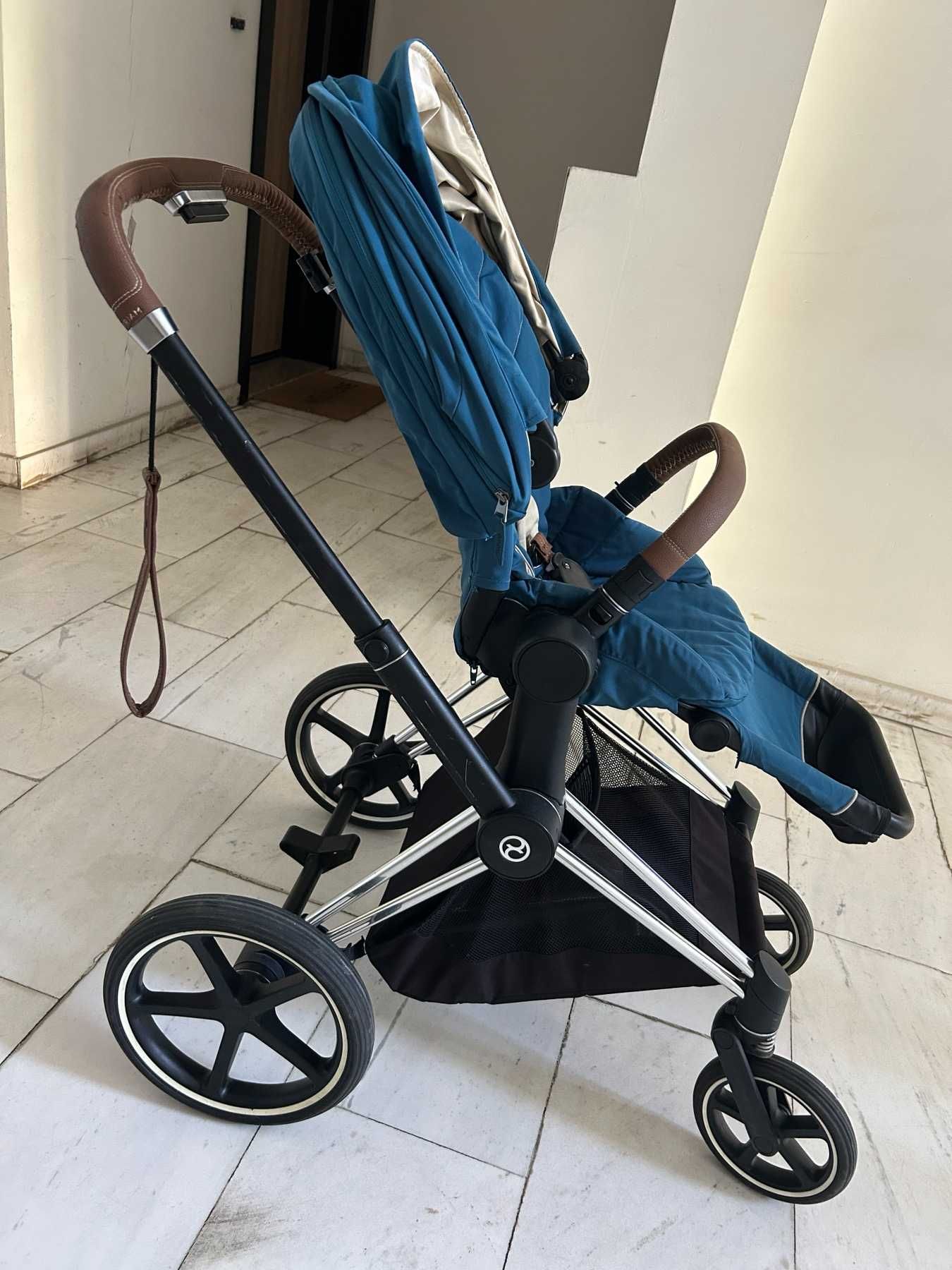 Количка Cybex Priam - шаси и летен кош