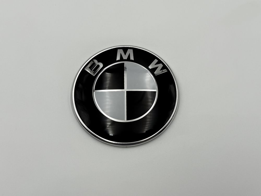 Emblema BMW Compatibila f30/f20 fata 82 mm