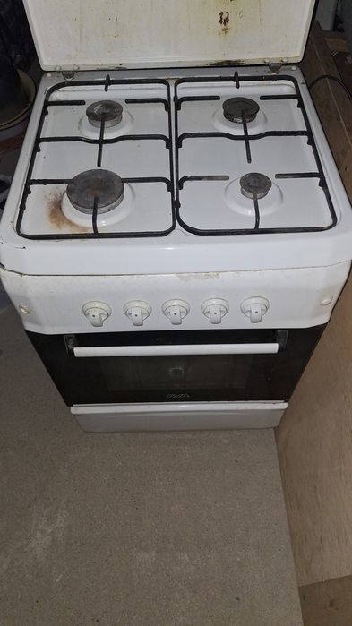 Газ плита жасап тұр