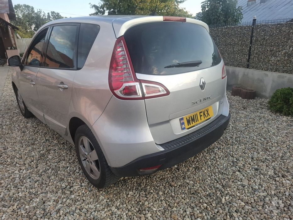 Vând renault scenic2011 volan dreapta anglia