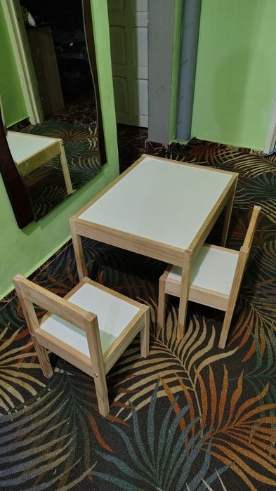 Măsuță cu 2 scaune pentru copii