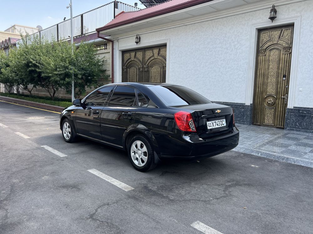 Jentra sotiladi polniy navarot toza moshina