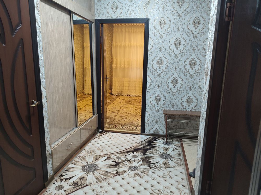 Чирчик Троитцк 2х комнат 1 этаж