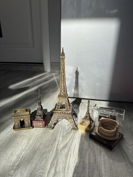 Set suveniruri turistice monumente celebre Eiffel, Colosseum,Arc trumf