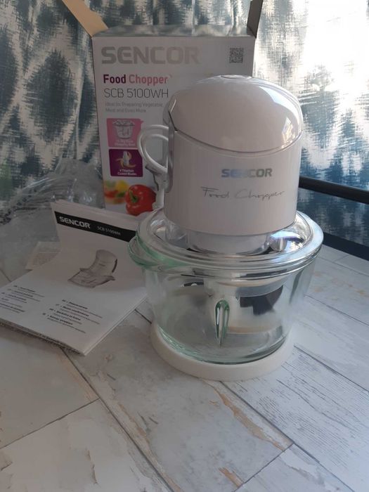 Продавам нов блендер/чопър SENCOR, 800W