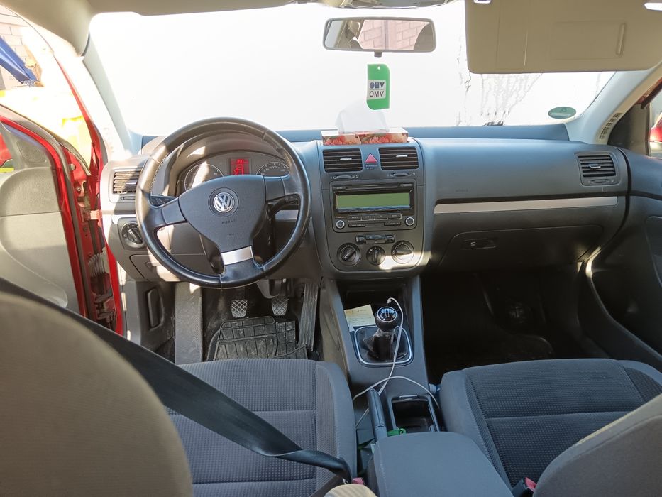 Vând volkswagen golf 5