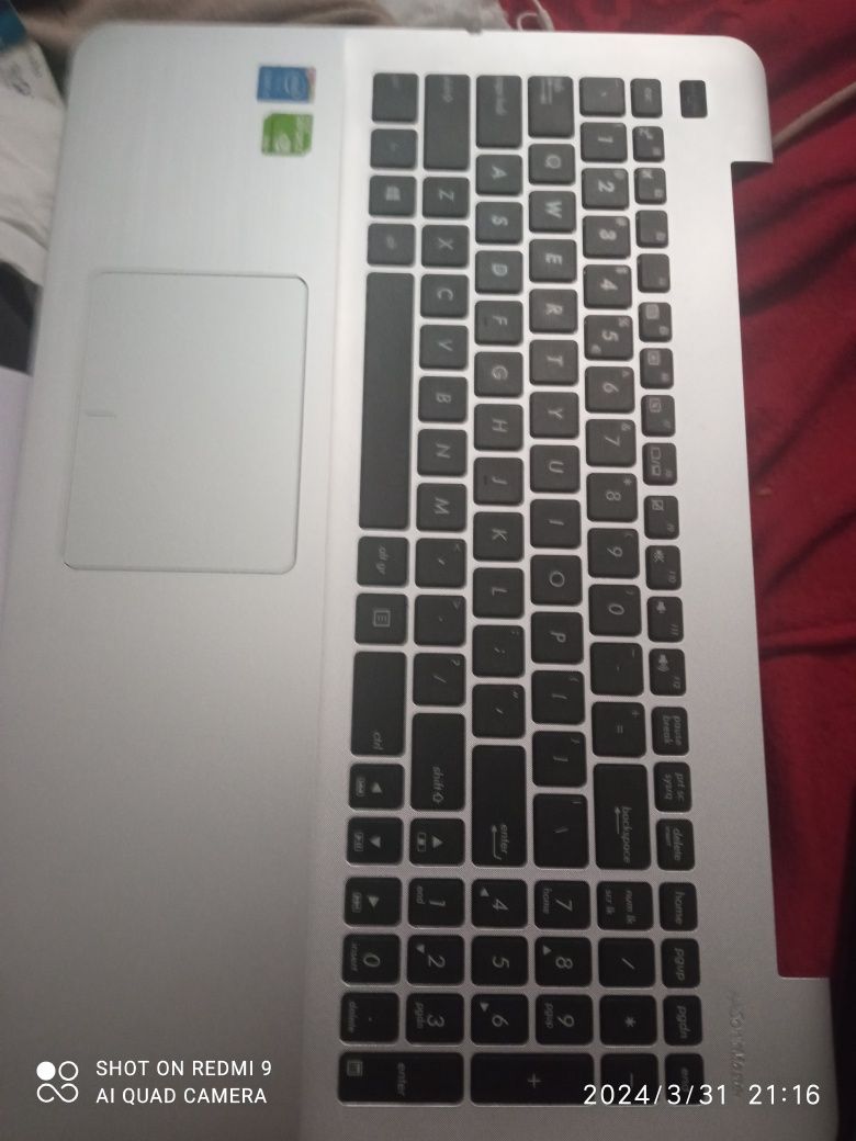 Dezmembrez laptop Asus I5
