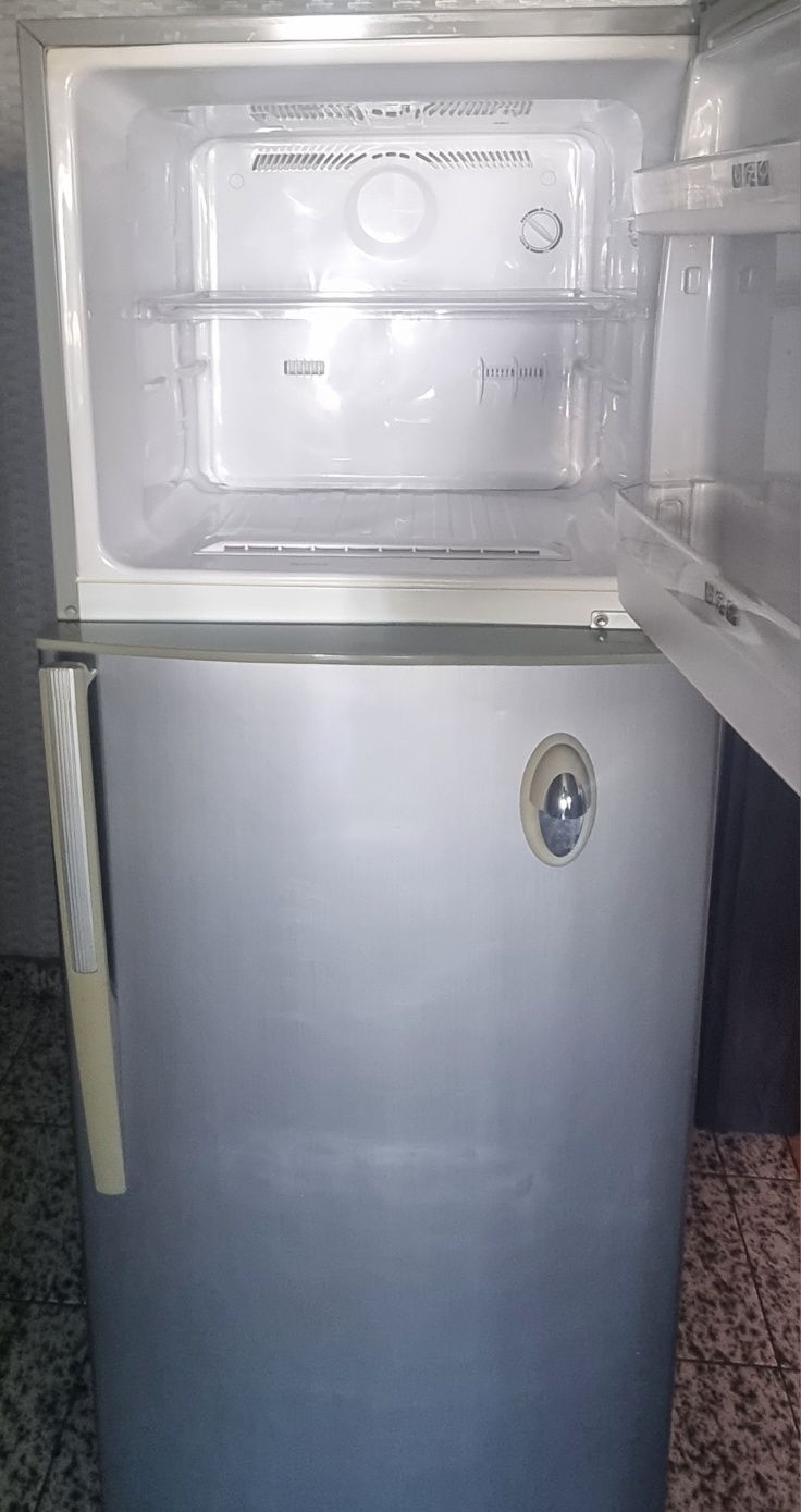 Хладилник SAMSUNG