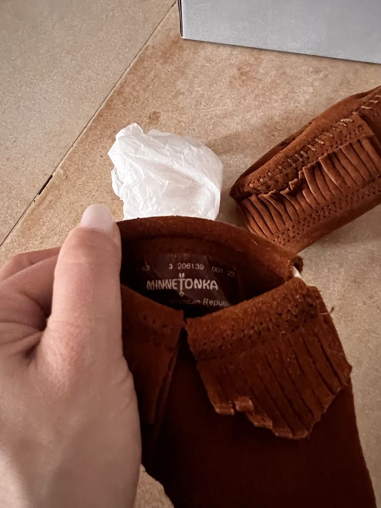 Minnetonka Ботуши 'Riley Softsole' в Коняк