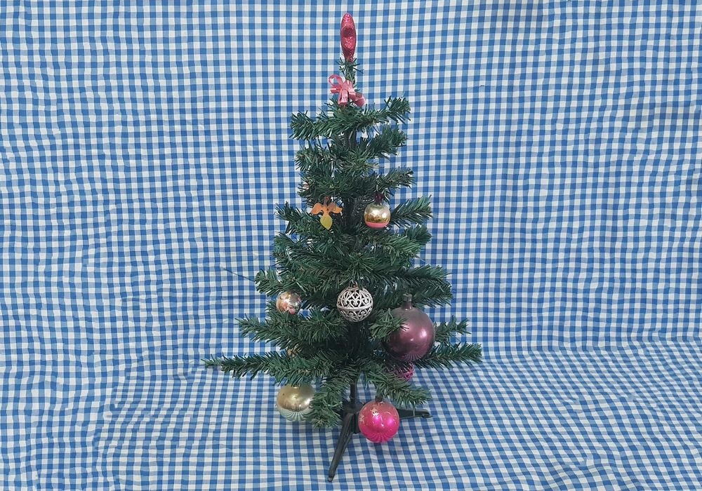 Bradut Artificial si Decoratiuni pentru Pomul de Iarna