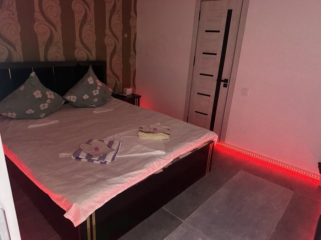 Hotel ORYOL Bez Zaks ,Faqat Pasport Bilan Qabul Qilamiz