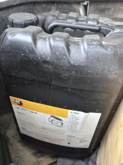Масло моторное Caterpillar канистра Cat DEO 15W40 20 L