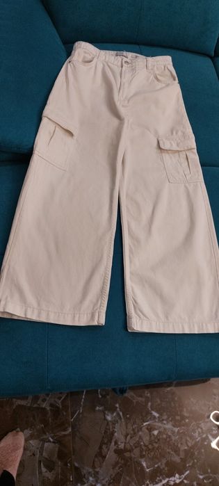 Blugi Bershka evazați