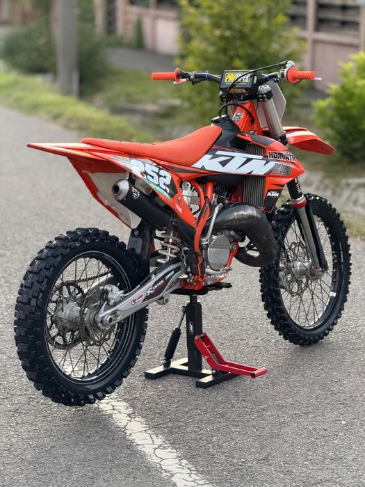 Vând KTM 125 SX 2 timpi Power valve/2022/TUNING/4350€neg!