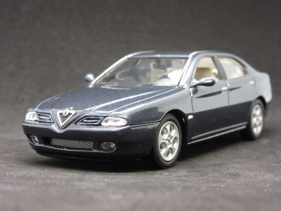 Macheta Alfa Romeo 166 Solido 1:43