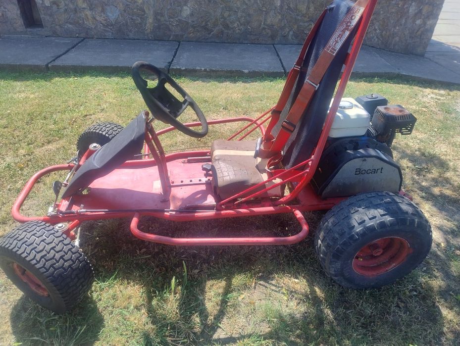 Vînd gocart cu motor