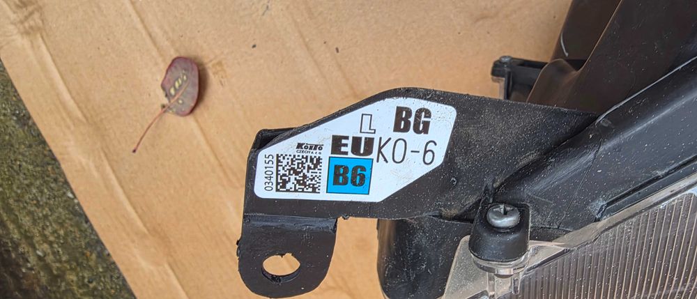 Far stanga Toyota Yaris 2020 2021 / 2022 2023