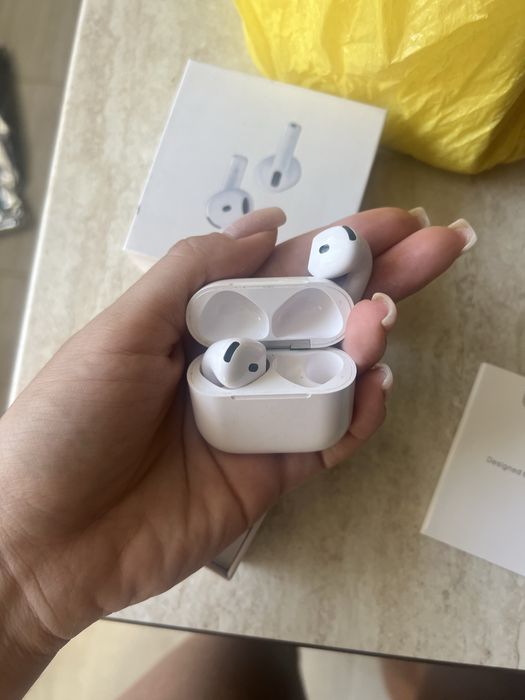 Airpod слушалки