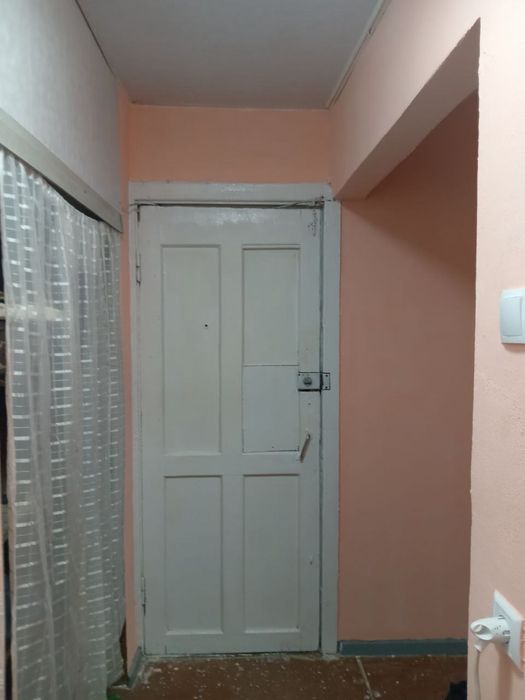 Срочно продаётся 1 ком 8 микрорайон