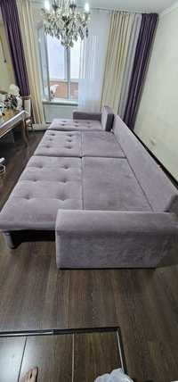 Продам диван в хорошем состоянии на фото видно  качество ткани хорошее