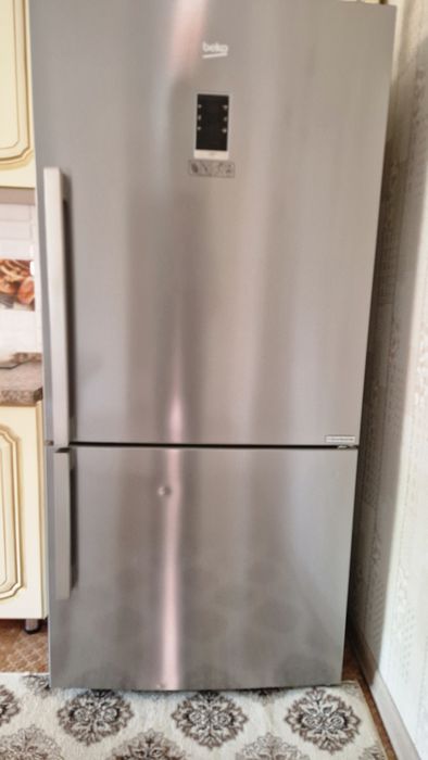 Холодилник сатылады.