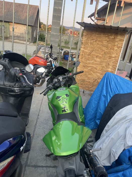 Kawasaki Ninja 250\Suzuki Burgman 200