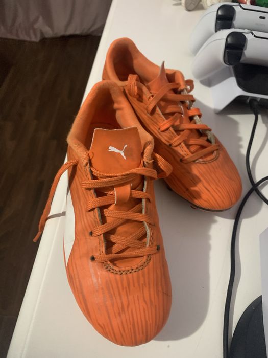 Vand Ghete de fotbal Puma, marimea 33